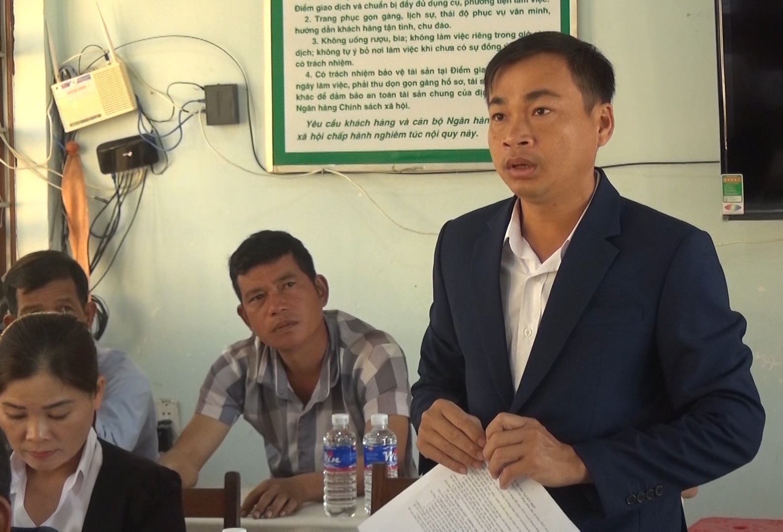 Đại biểu HĐND xã tham gia phát biểu ý kiến